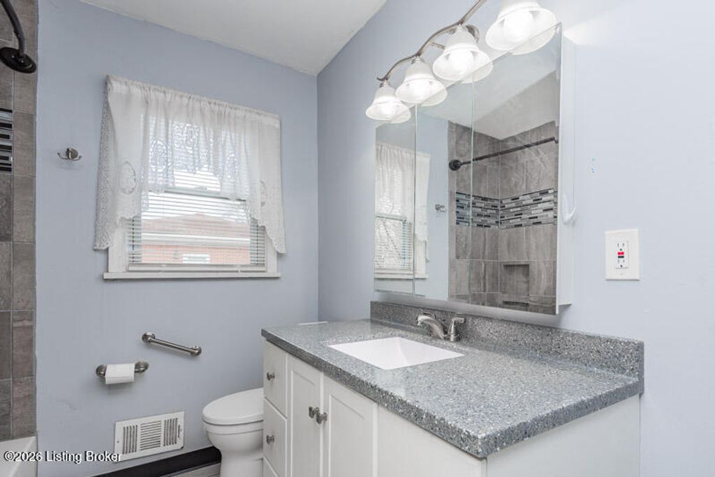 Photo of 4926 Cedar Brook Ct, Louisville, KY 40219 (MLS # 1706674)