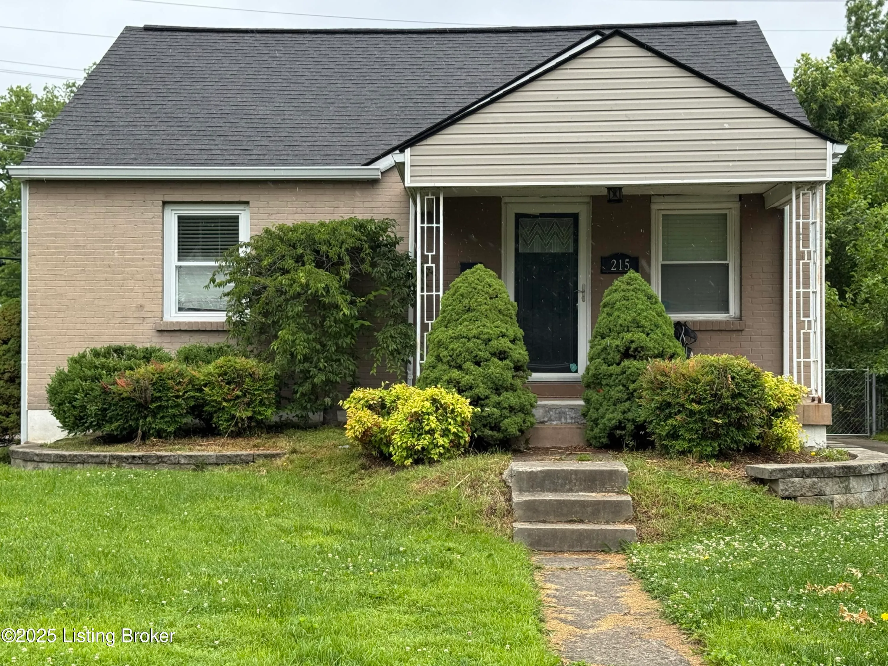 Louisville, Kentucky 40214, United States, 2 Bedrooms Bedrooms, ,1 BathroomBathrooms,Residential,Active,134873