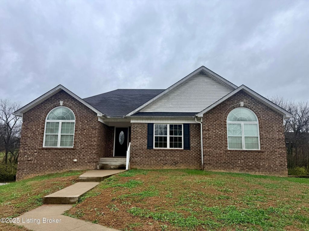 Photo of 110 N Howard St, Bardstown, KY 40004 (MLS # 1704213)