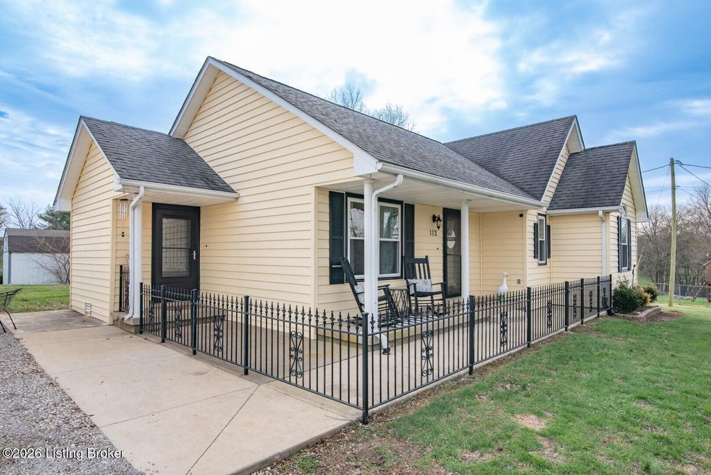 Photo of 112 Abby Ct, Vine Grove, KY 40175 (MLS # 1712081)