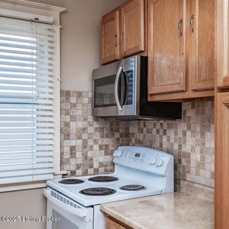 656 S 39th St, Louisville, Pennsylvania image 13