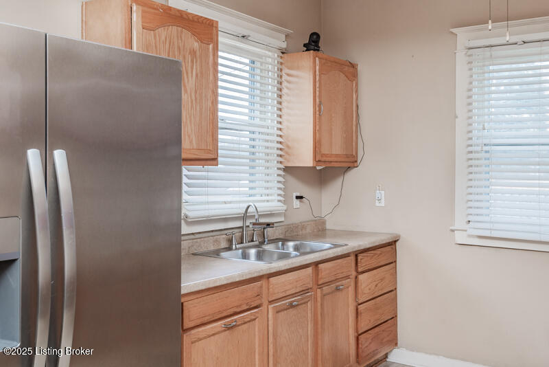 656 S 39th St, Louisville, Pennsylvania image 12