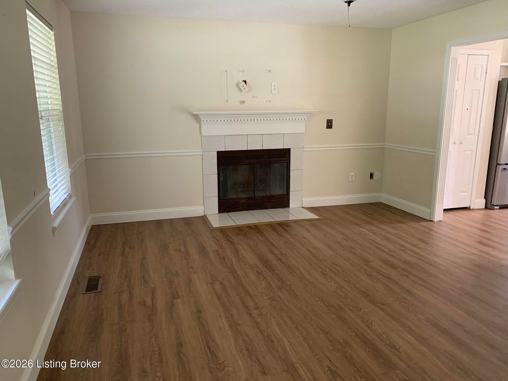 Photo of 128 Whisbrook Ave, Vine Grove, KY 40175 (MLS # 1717807)