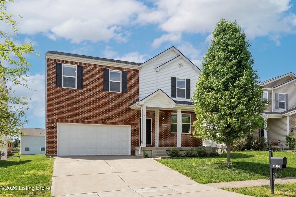 Photo of 11716 Chandler Ct, Louisville, KY 40299 (MLS # 1714975)