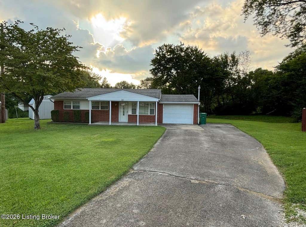 Photo of 261 Springwood Dr, Louisville, KY 40229 (MLS # 1727331)