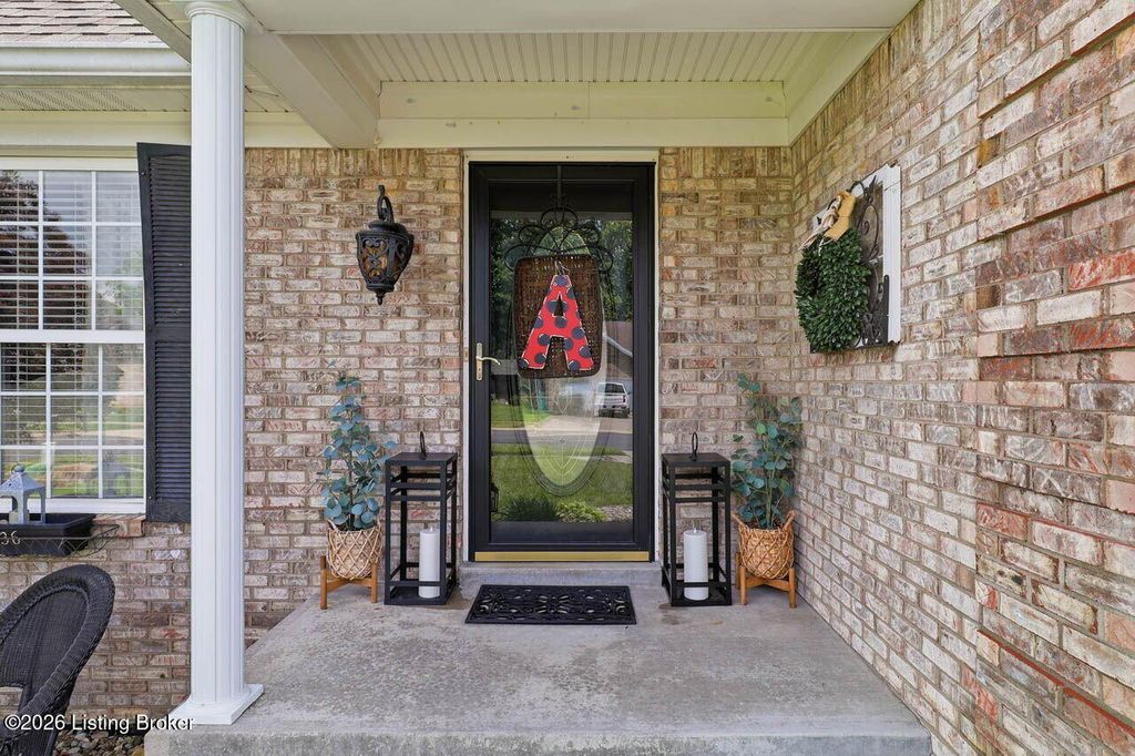 Photo of 236 Bentwood Dr, Shepherdsville, KY 40165 (MLS # 1715871)