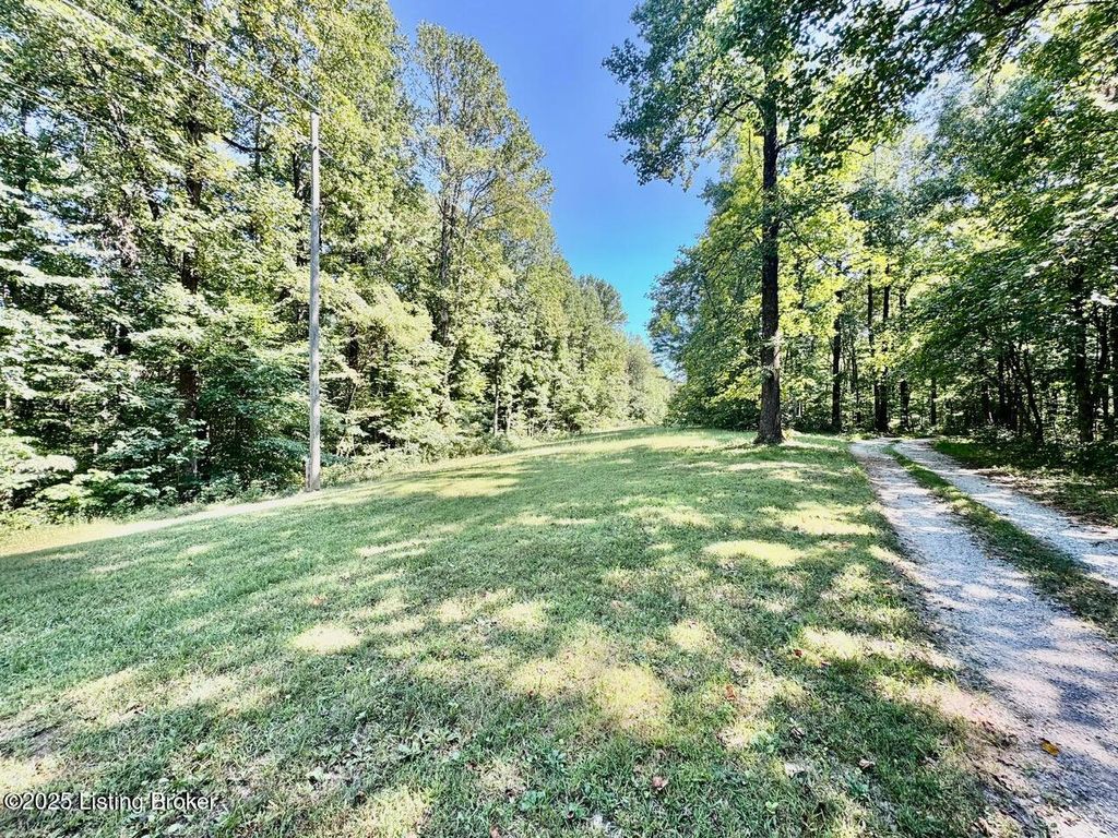 Photo of 300 Preston Guinn Rd, Junction City, KY 40440 (MLS # 1709135)