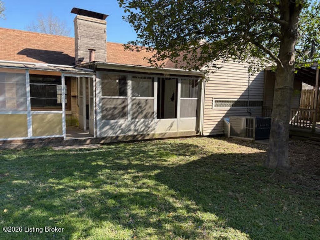 Photo of 1322 Huntoon Ave, Louisville, KY 40215 (MLS # 1713814)