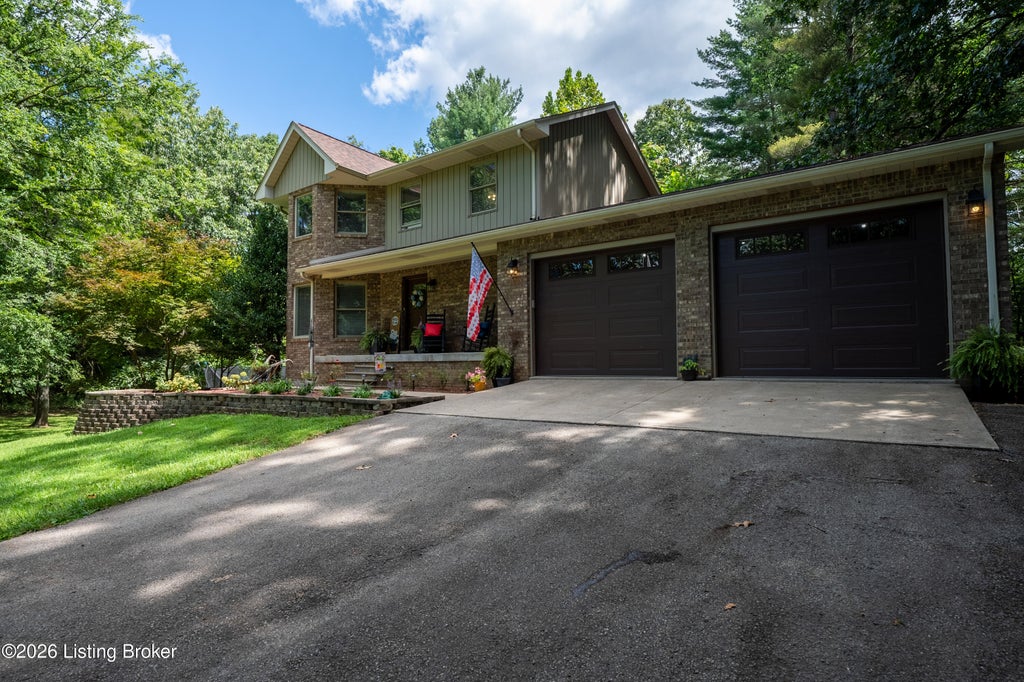 Photo of 2656 E Doe Valley Pkwy, Brandenburg, KY 40108 (MLS # 1728087)