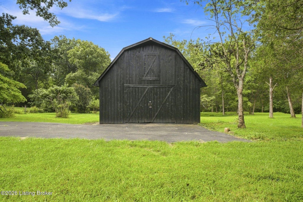 Photo of 1802 Ironwood Rd, La Grange, KY 40031 (MLS # 1727573)