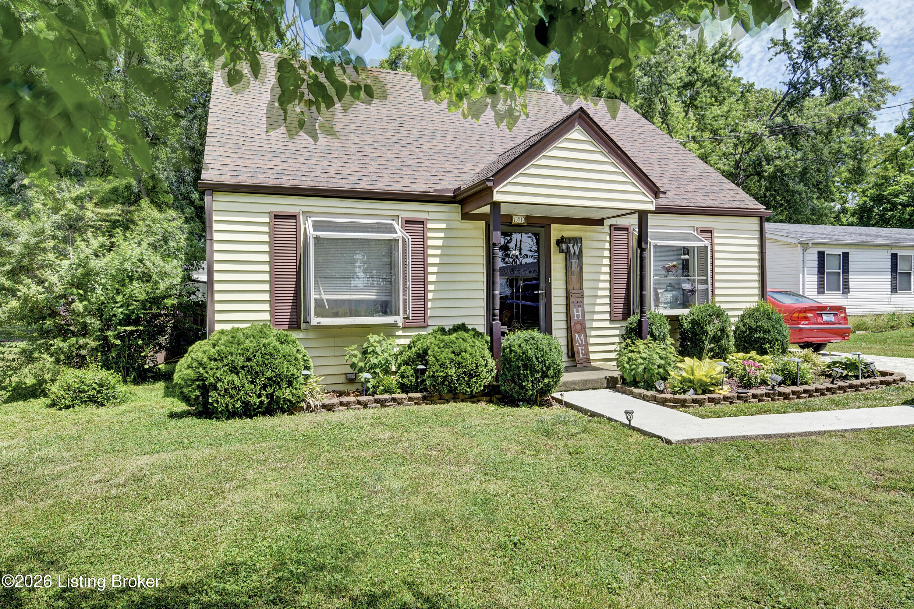Photo 1 of 24 — 1209 Bates Ave, Louisville, KY 40219