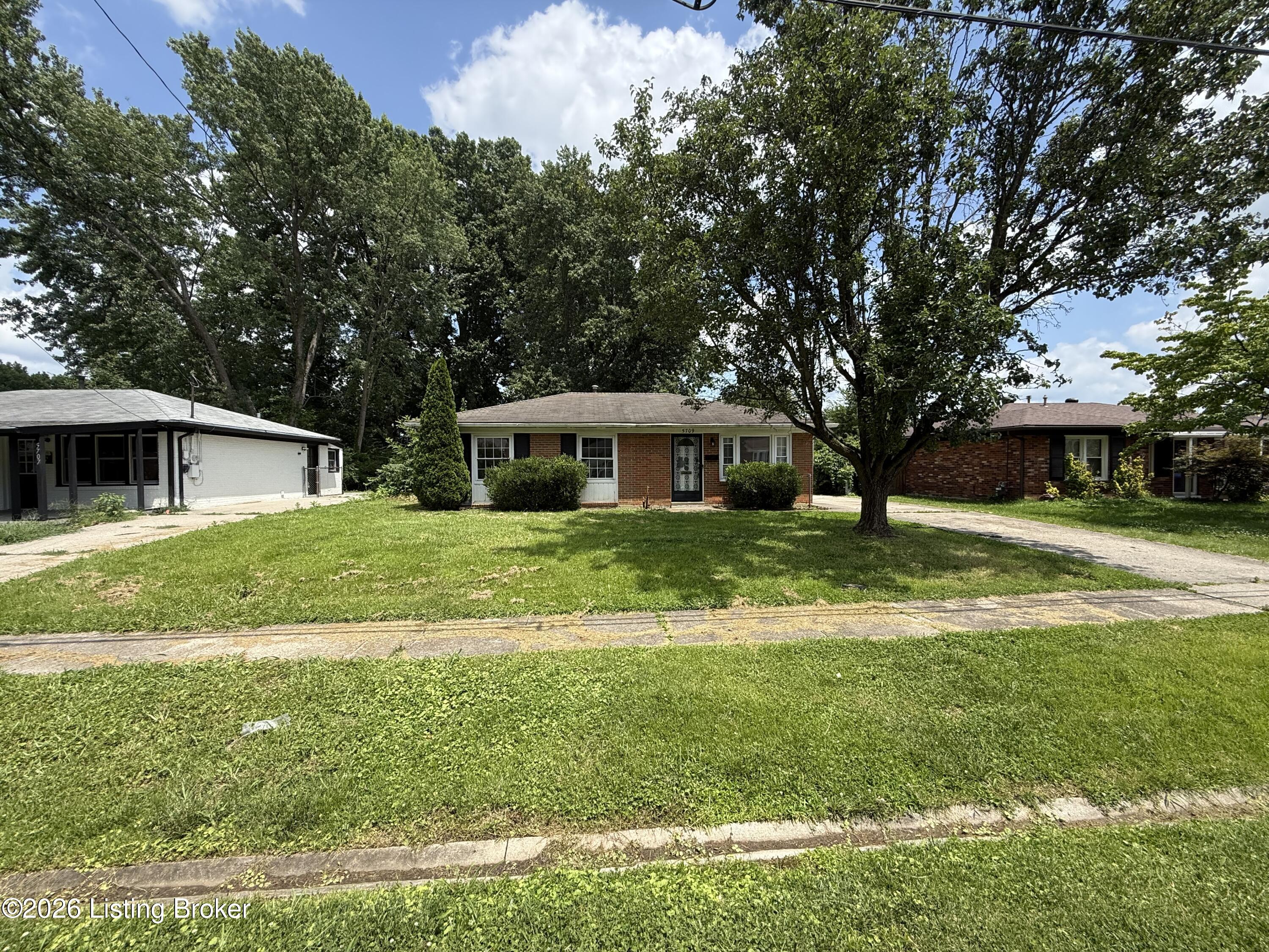 Photo 1 of 15 — 5709 Elmer Ln, Louisville, KY 40214