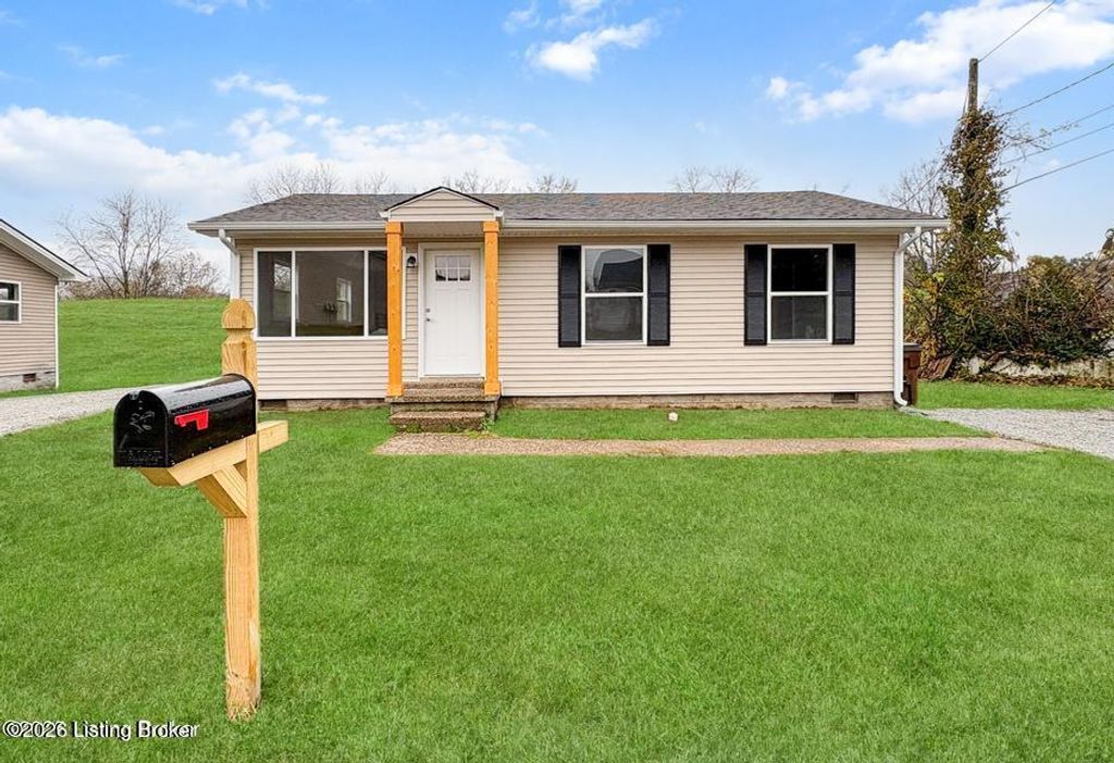 Photo of 106 Hardin Ct, Taylorsville, KY 40071 (MLS # 1716993)
