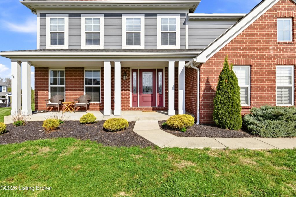 Photo of 1004 Cedar Cove, La Grange, KY 40031 (MLS # 1714992)