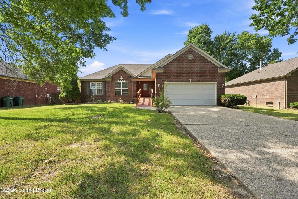 Photo of 417 Spring House Ln, Louisville, KY 40229 (MLS # 1728743)