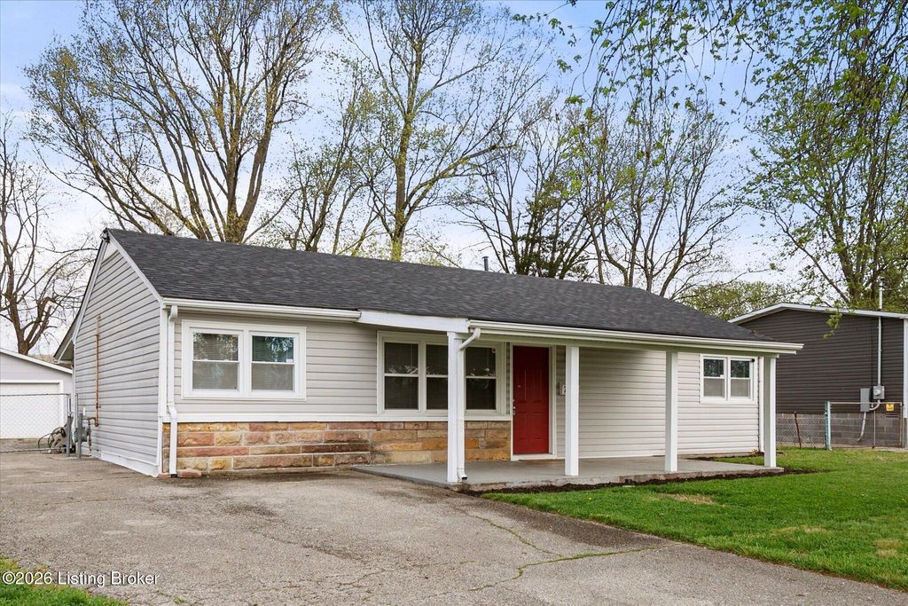 Photo of 7414 Dunkirk Ln, Louisville, KY 40272 (MLS # 1713378)