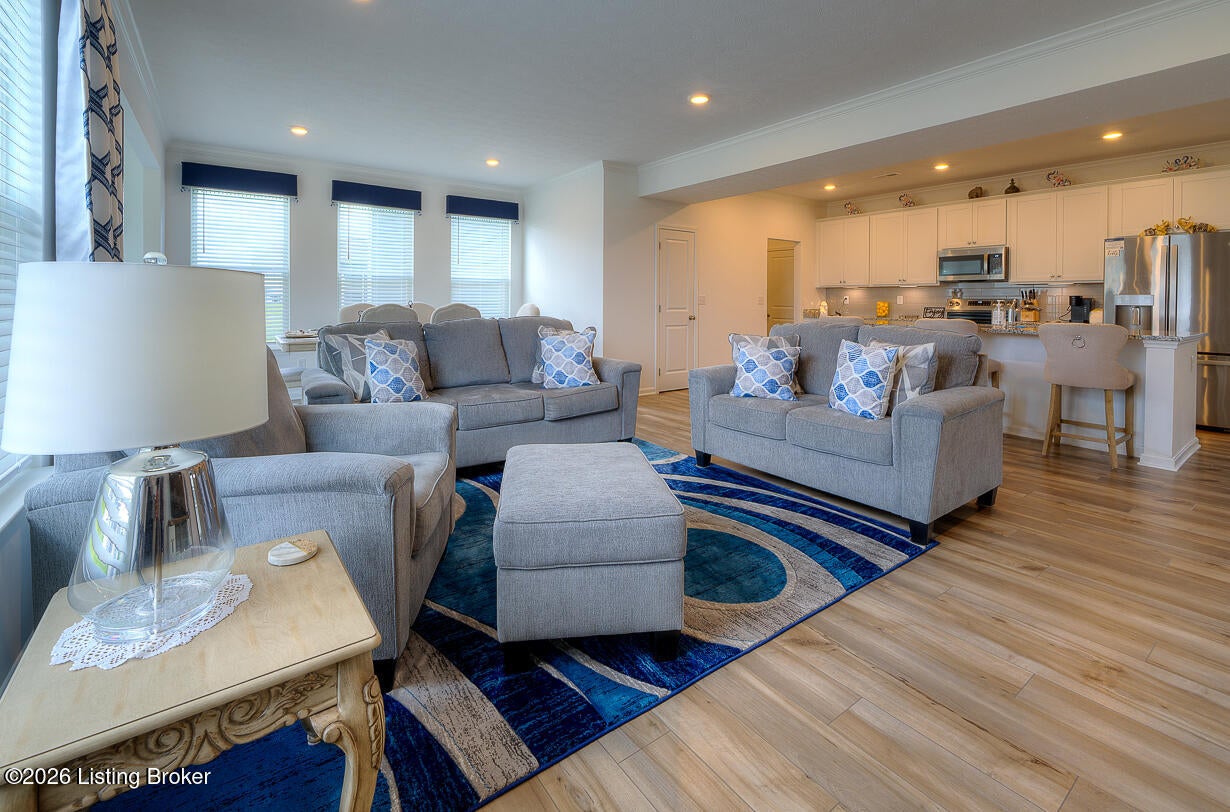 8401 Hummingbird Nest Ct