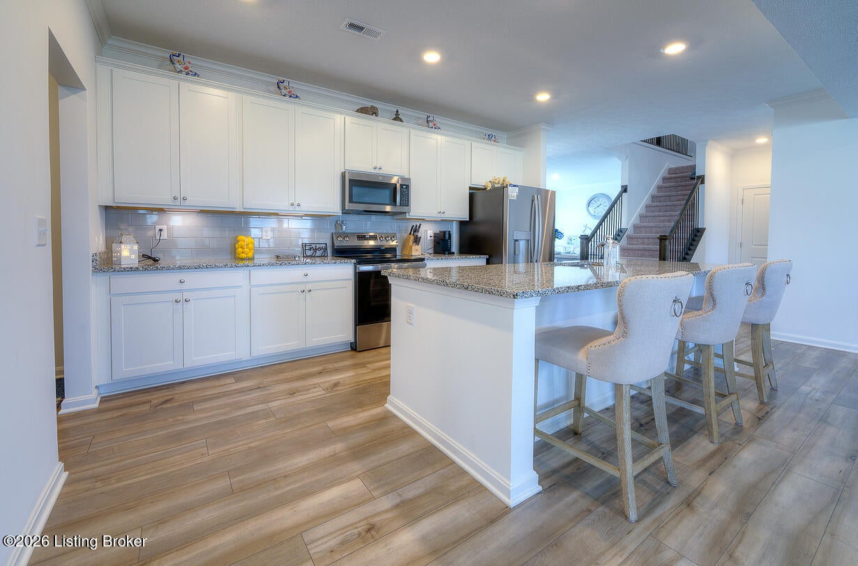 8401 Hummingbird Nest Ct