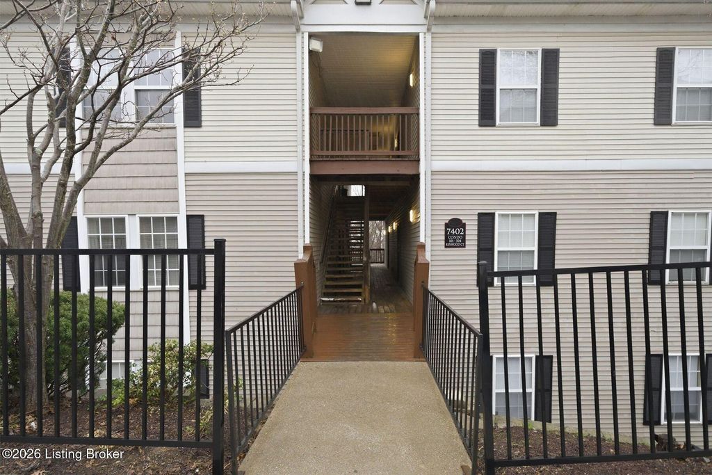 Photo of 7402 Renwood Ct #203, Louisville, KY 40214 (MLS # 1710524)