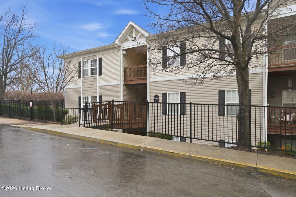 Photo of 7402 Renwood Ct #203, Louisville, KY 40214 (MLS # 1710524)
