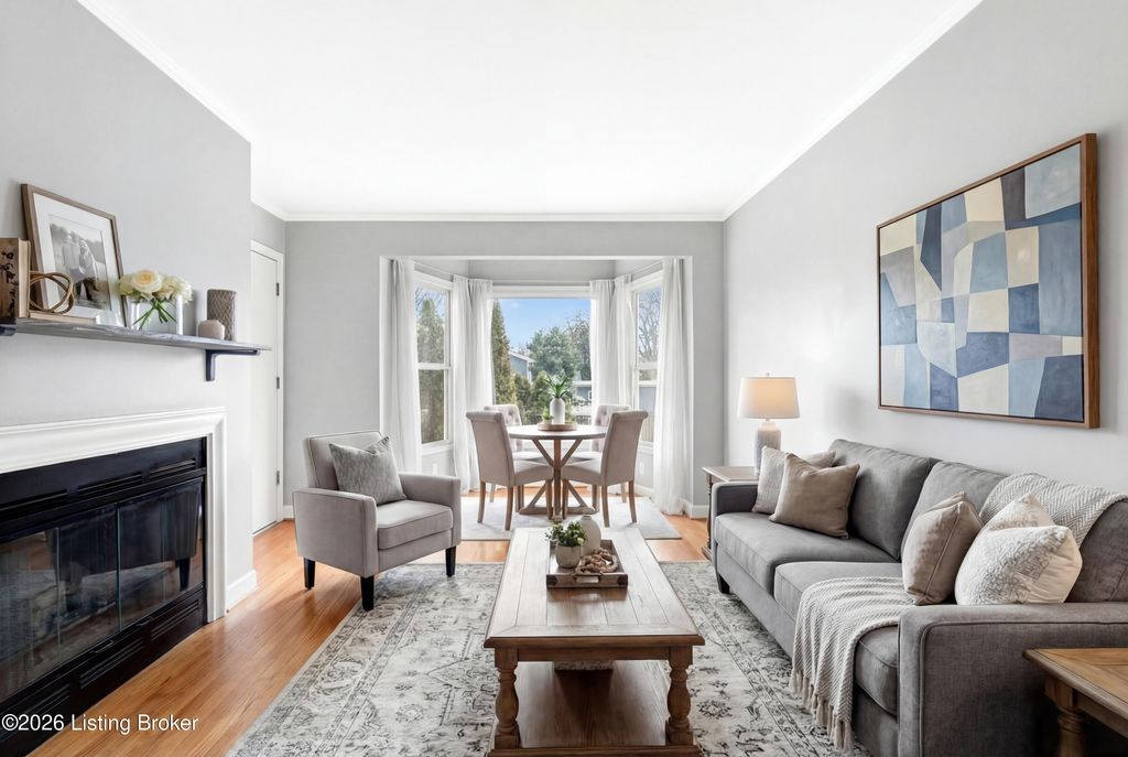 Photo of 420 Sprite Rd #APT 4, Louisville, KY 40207 (MLS # 1709016)