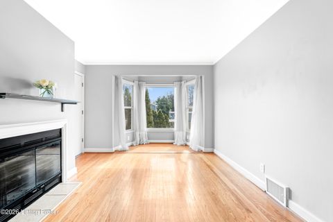 Photo of 420 Sprite Rd #APT 4, Louisville, KY 40207 (MLS # 1709016)