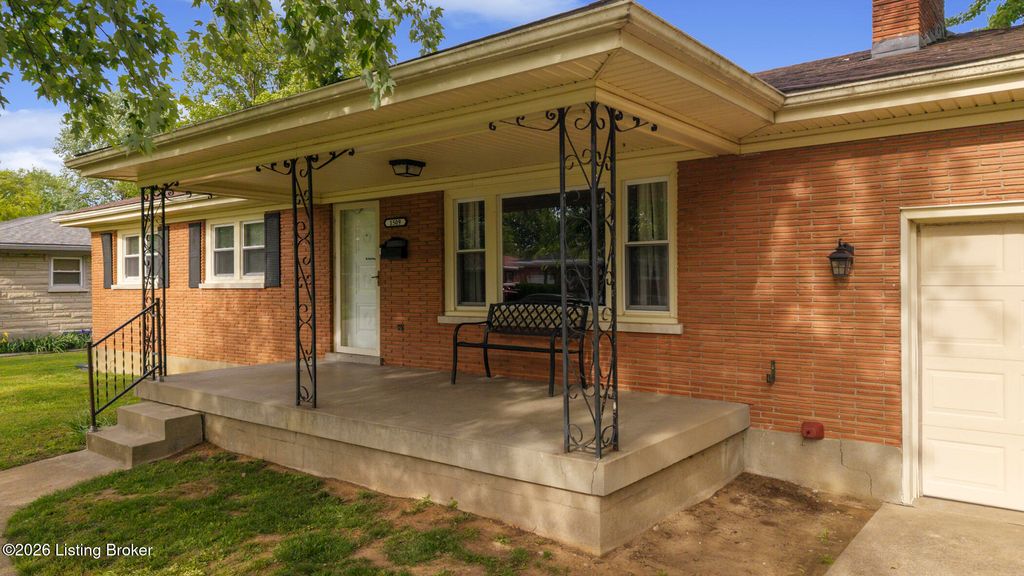 Photo of 1509 Anna Ln, Louisville, KY 40216 (MLS # 1715360)