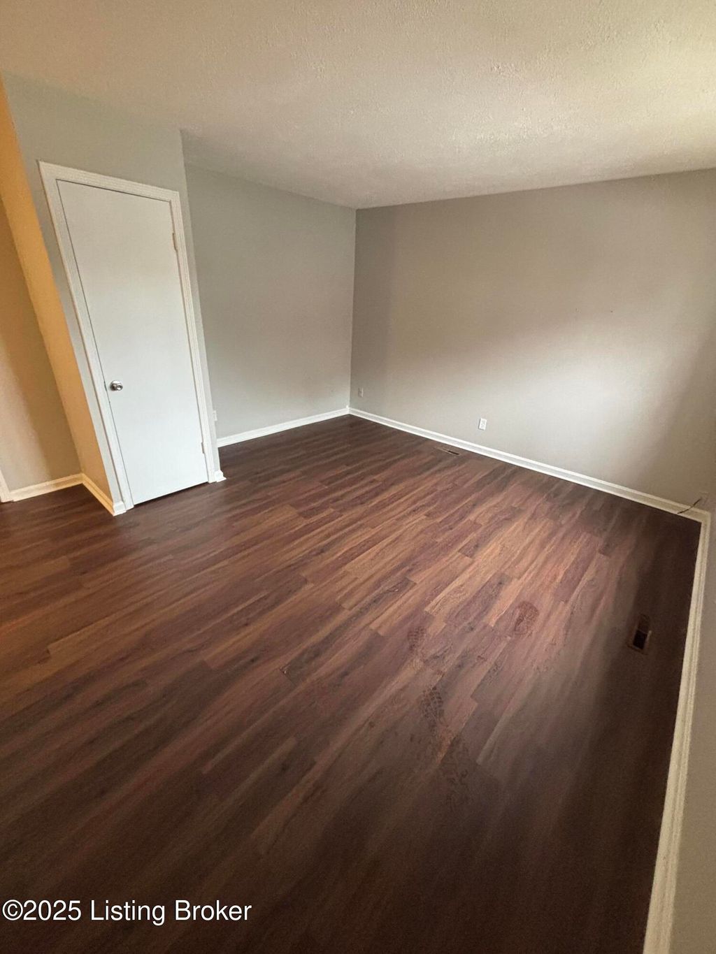 Photo of 2707 Riedling Dr #B1, Louisville, KY 40206 (MLS # 1704979)