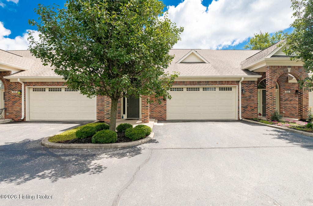 Photo of 117 Treslyn Way, Louisville, KY 40245 (MLS # 1725305)