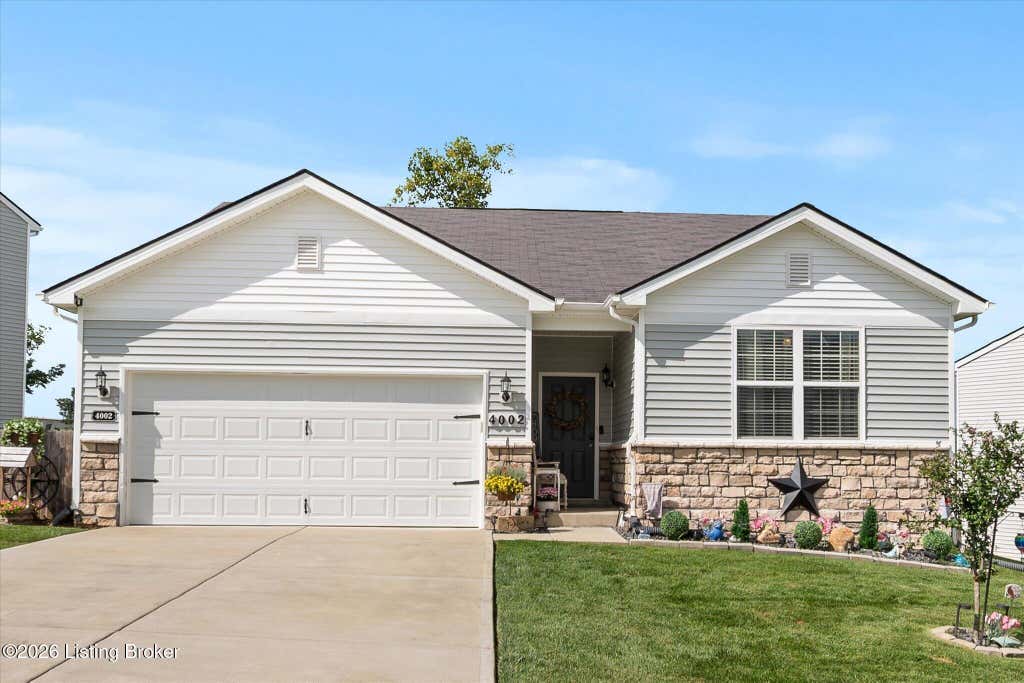 Photo of 4002 White Pine Ln, La Grange, KY 40031 (MLS # 1727078)
