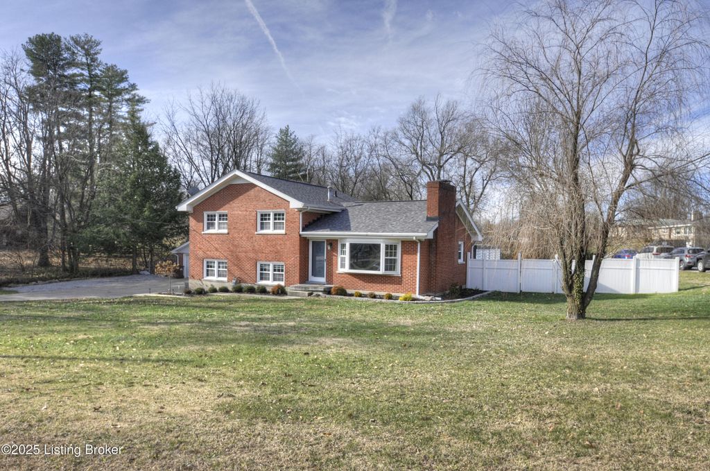 Photo of 8923 Beulah Church Rd, Louisville, KY 40291 (MLS # 1705062)