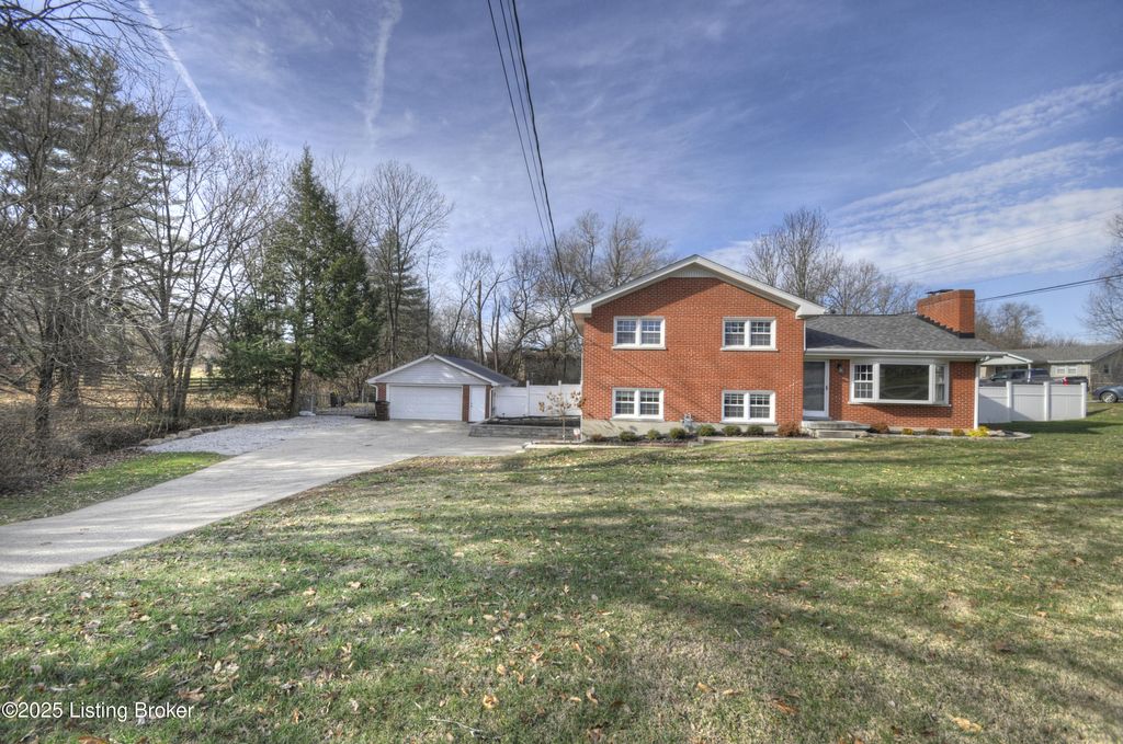Photo of 8923 Beulah Church Rd, Louisville, KY 40291 (MLS # 1705062)