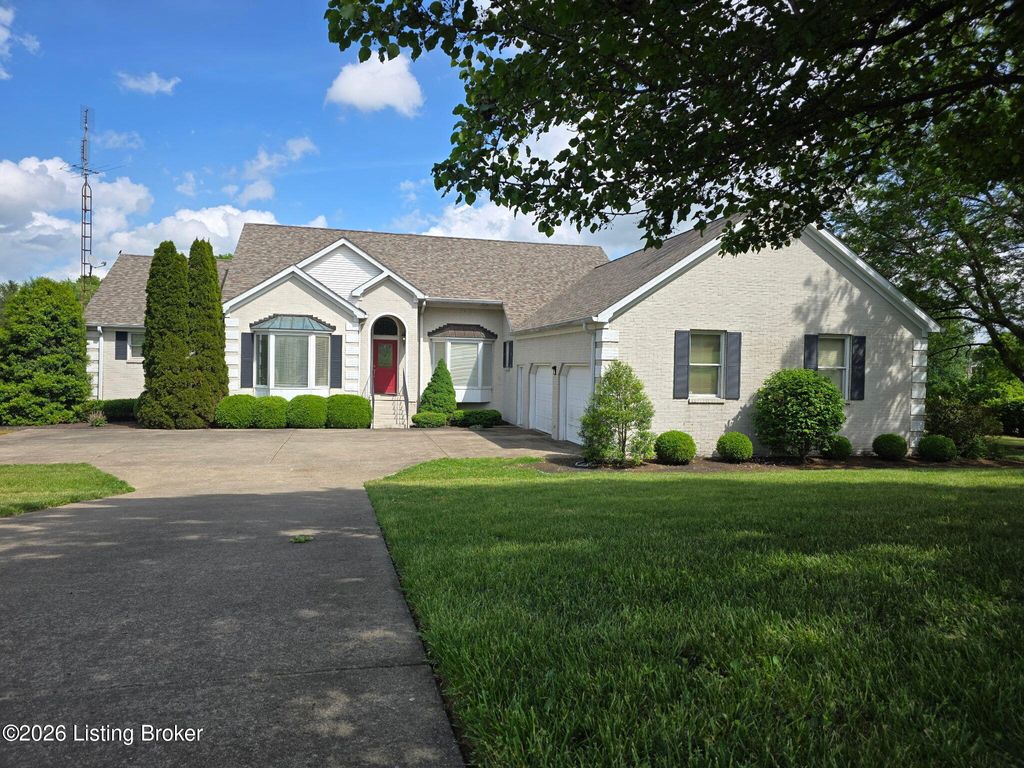 Photo of 102 Lakeview Dr, Springfield, KY 40069 (MLS # 1716038)