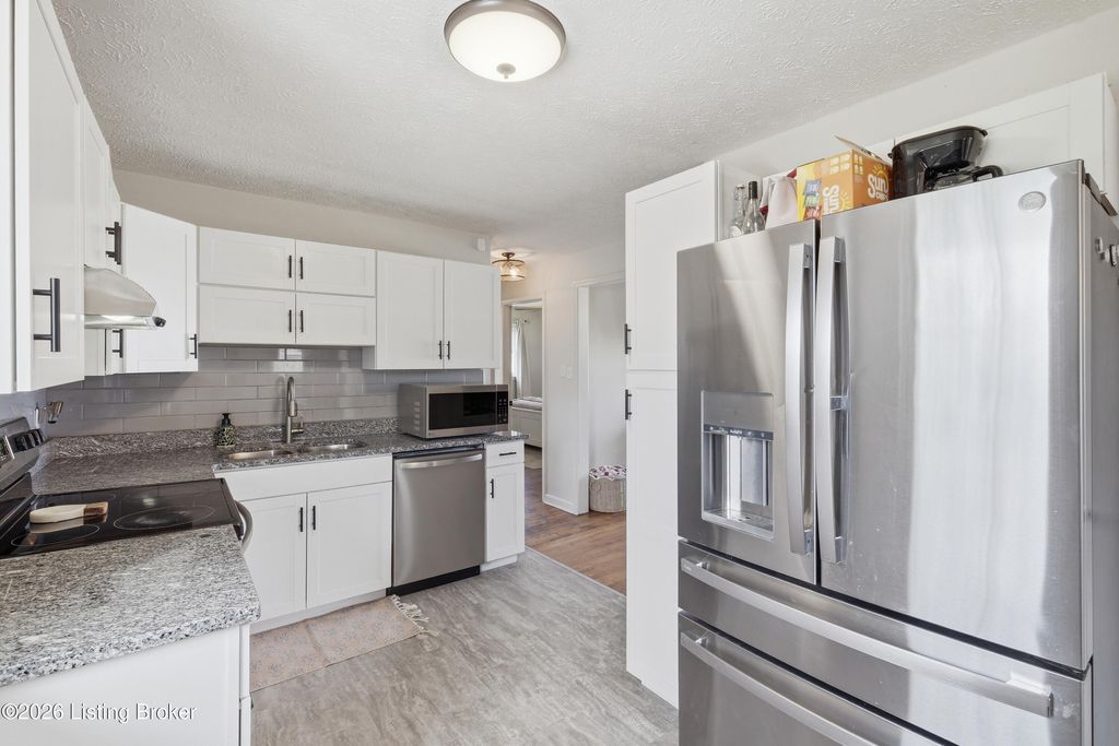 Photo of 1728 Cherry Ln, Shelbyville, KY 40065 (MLS # 1712299)