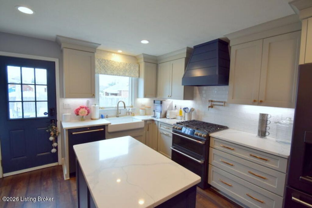 Photo of 3313 Enridge Dr, Louisville, KY 40220 (MLS # 1711841)