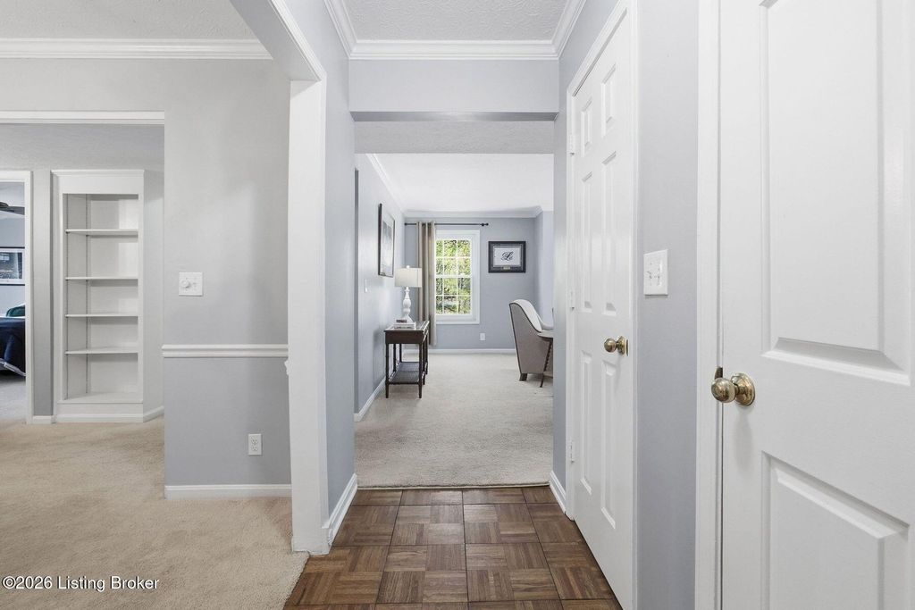 Photo of 410 Mockingbird Valley Rd #20, Louisville, KY 40207 (MLS # 1713798)