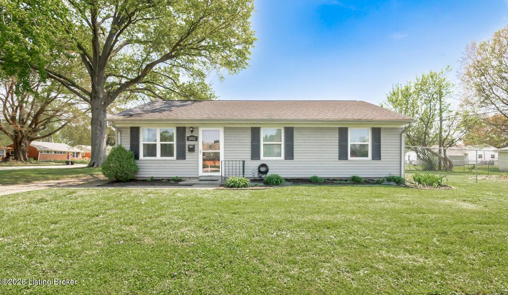 Photo of 3002 Redbud Ln, Louisville, KY 40220 (MLS # 1714051)
