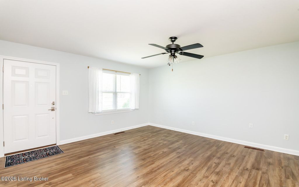 Photo of 3002 Redbud Ln, Louisville, KY 40220 (MLS # 1714051)