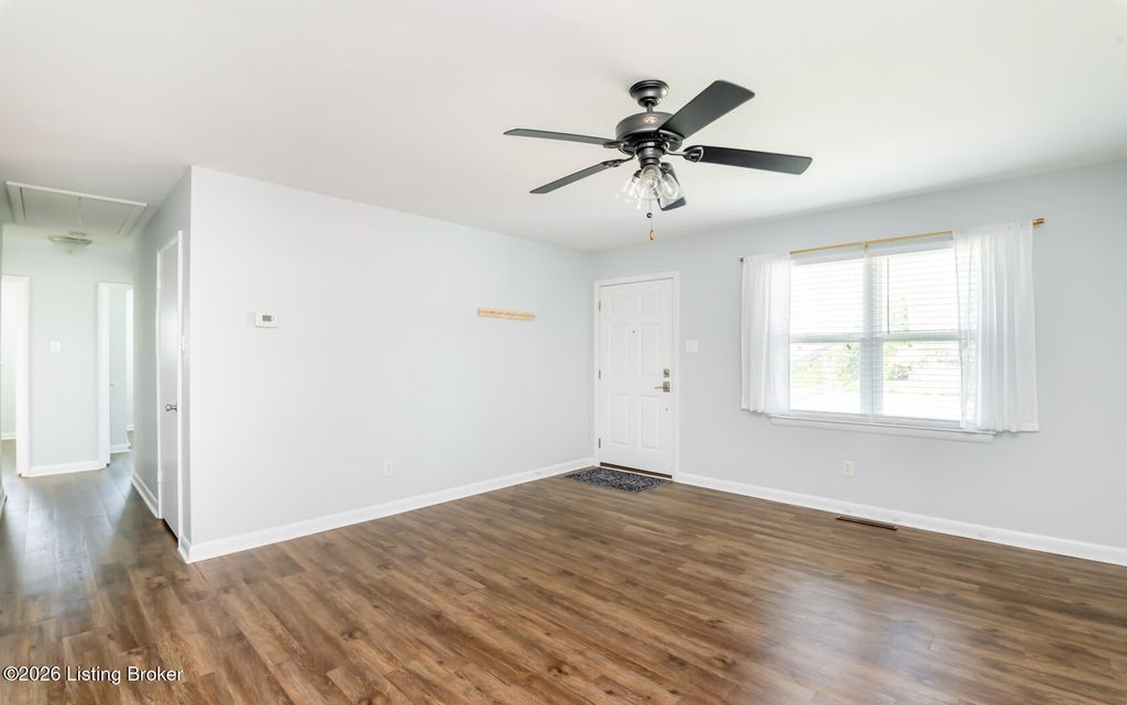 Photo of 3002 Redbud Ln, Louisville, KY 40220 (MLS # 1714051)