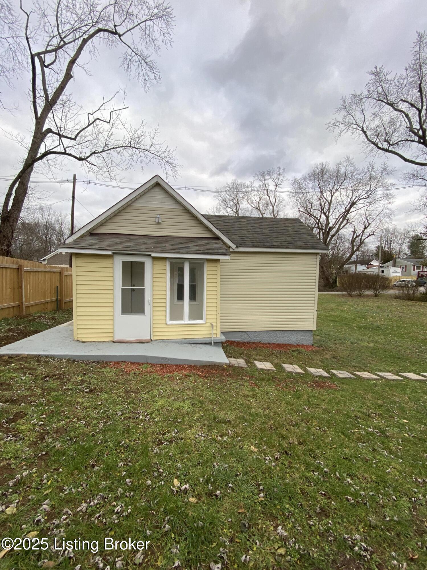 76 Pearl St, Shelbyville, Kentucky image 2