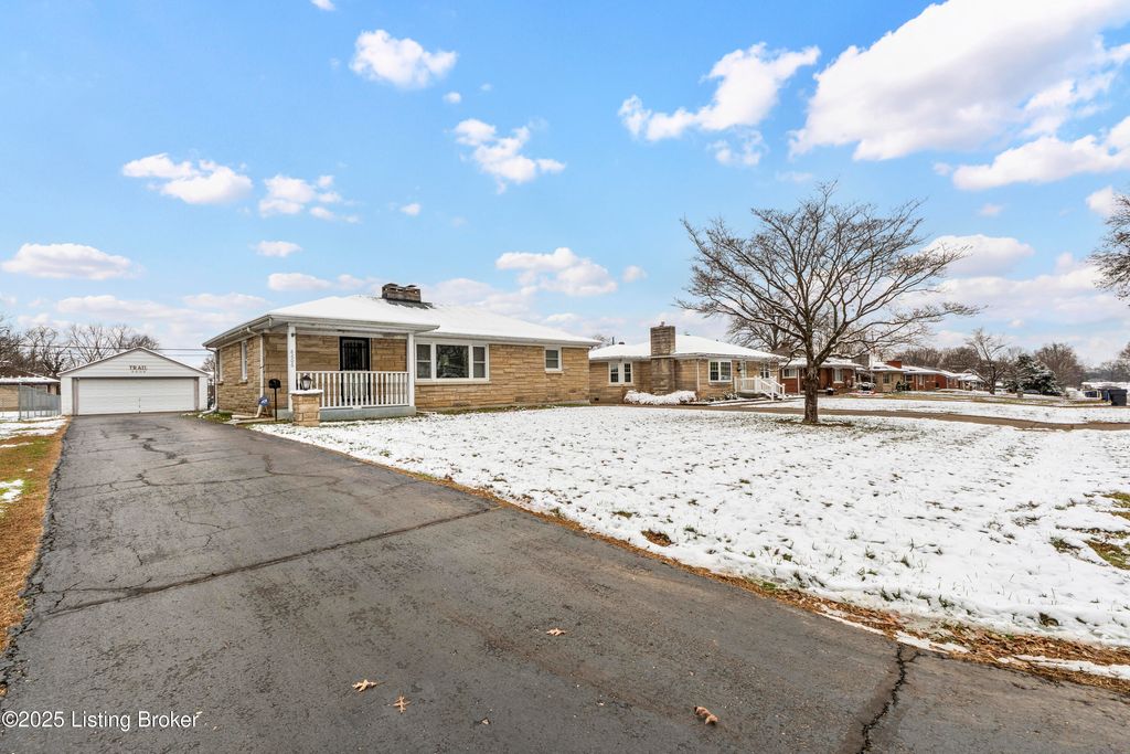 Photo of 8606 Smithton Rd, Louisville, KY 40219 (MLS # 1705131)