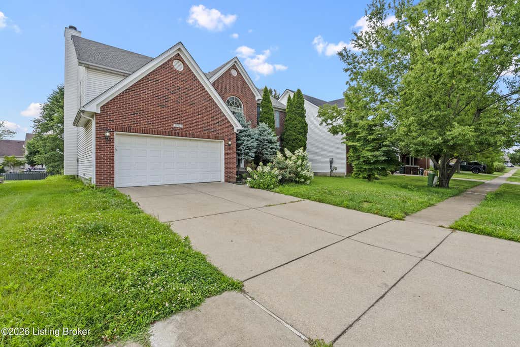 Photo of 10123 Spring Gate Dr, Louisville, KY 40241 (MLS # 1722358)