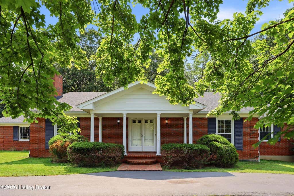 Photo of 2806 Rosewood Rd, La Grange, KY 40031 (MLS # 1726078)
