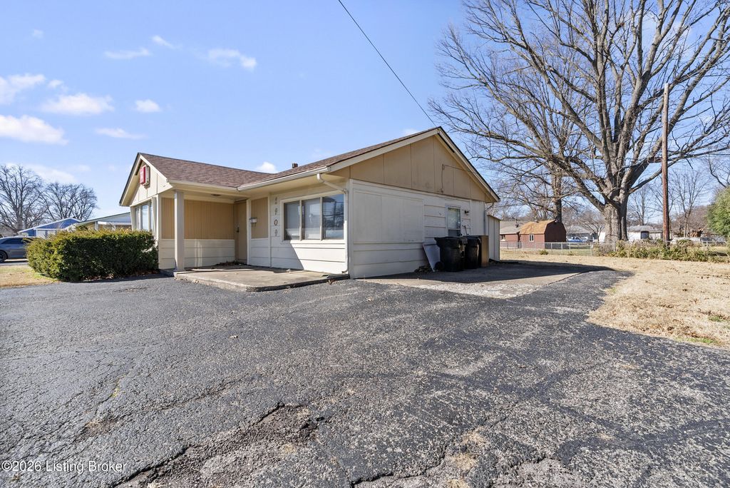 Photo of 2909 Hikes Ln, Louisville, KY 40218 (MLS # 1709698)