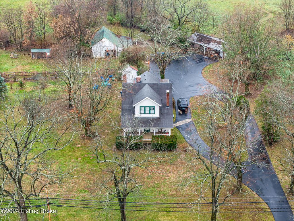 Photo of 2528 Shelbyville Rd, Shelbyville, KY 40065 (MLS # 1675915)