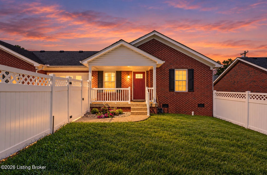 Photo of 133 Meadow Park Ct, Mt Washington, KY 40047 (MLS # 1731710)