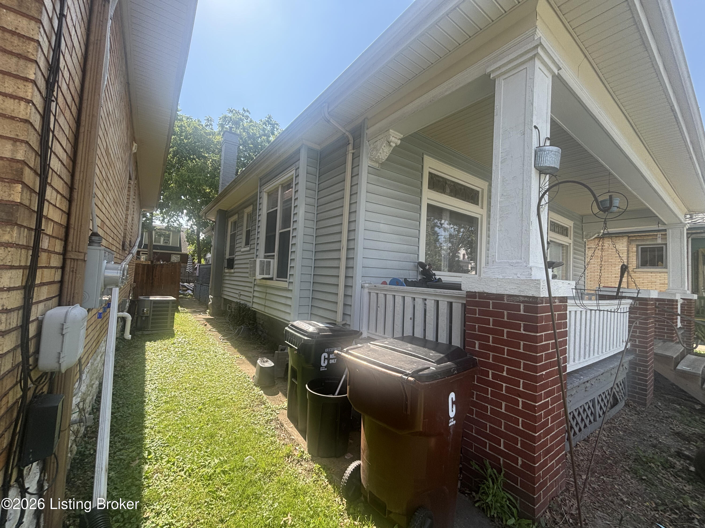3911 Gilbert Ave
