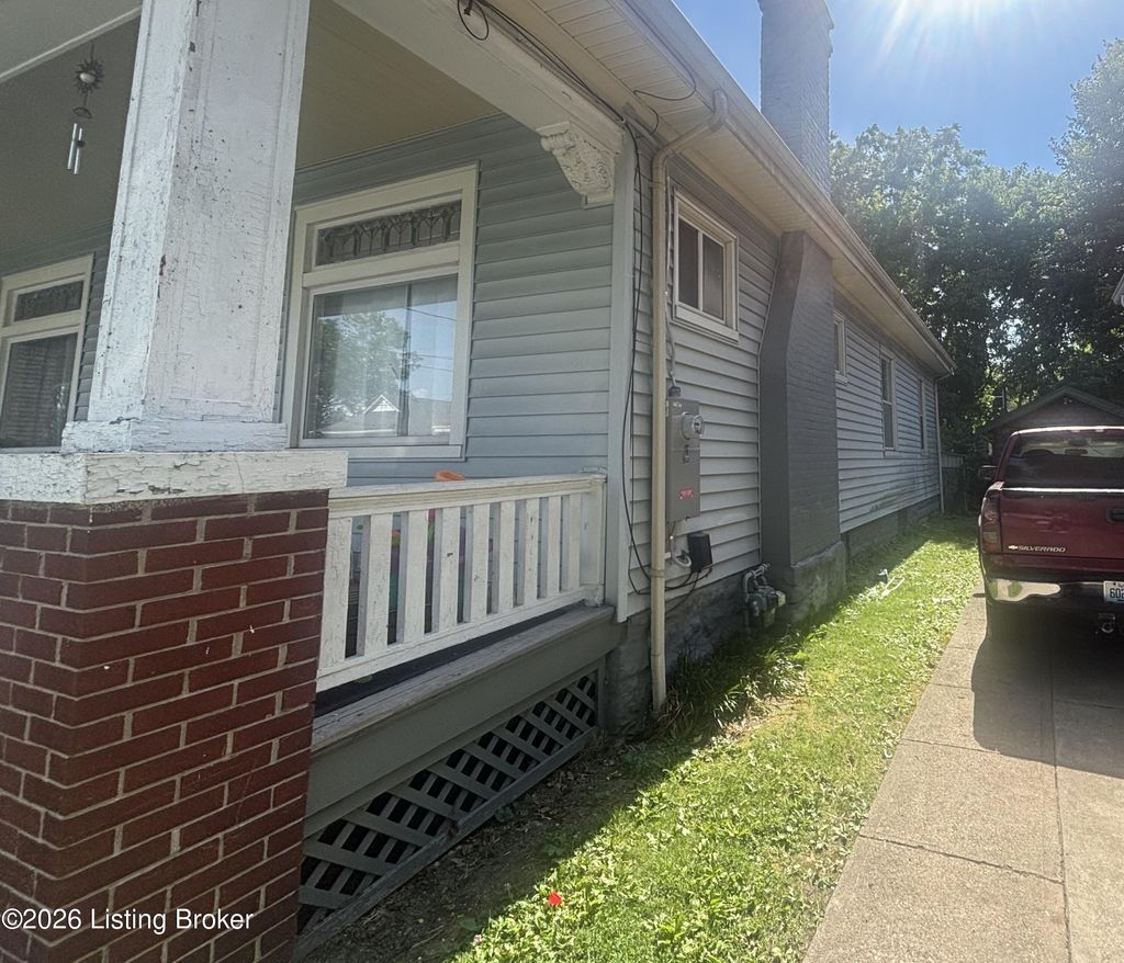 Photo of 3911 Gilbert Ave, Covington, KY 41015 (MLS # 1718102)