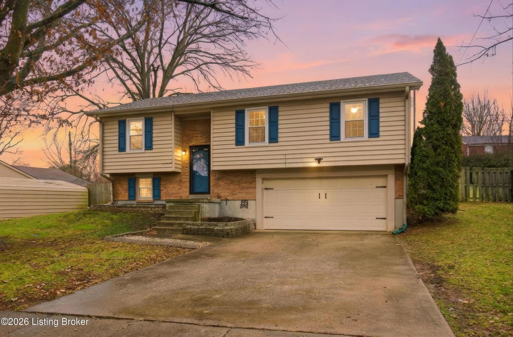 Photo of 2226 Redbud Ln, Paris, KY 40361 (MLS # 1707287)