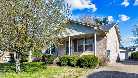 Photo of 11007 Youngtown Dr, Louisville, KY 40272 (MLS # 1711890)